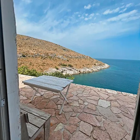 Prive Hill * Sarande