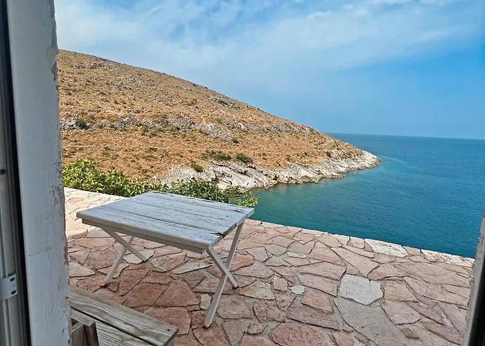 Prive Hill * Sarande