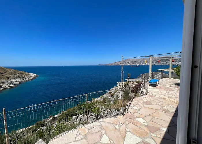 Prive Hill * Sarande